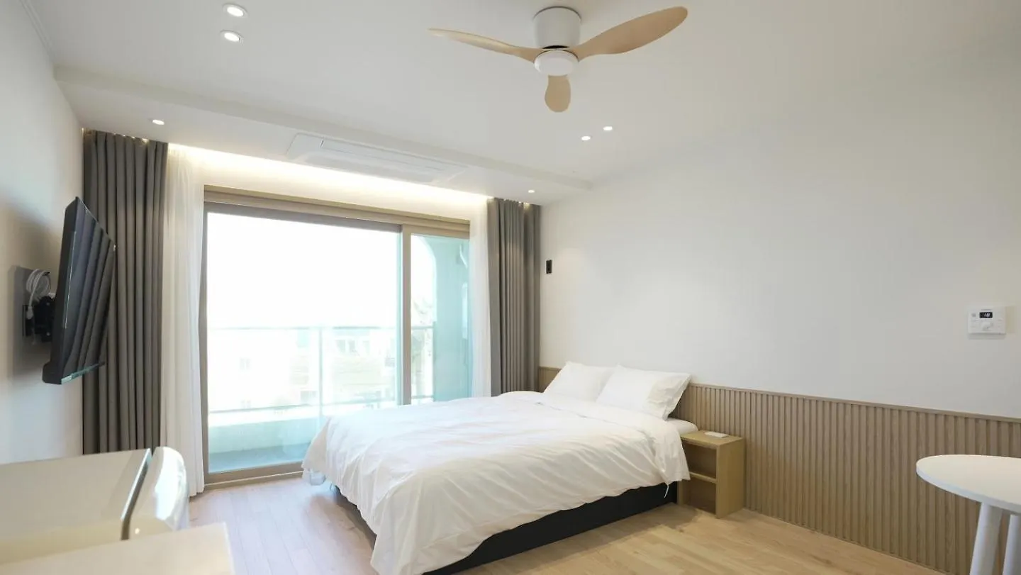 Stay Yongdam Jeju Aparthotel